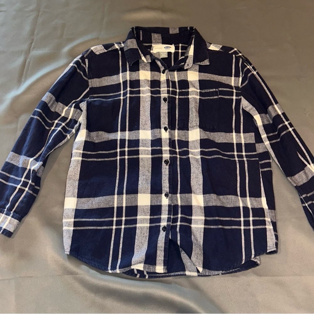 Old Navy Dark Blue and White boyfriend flannel